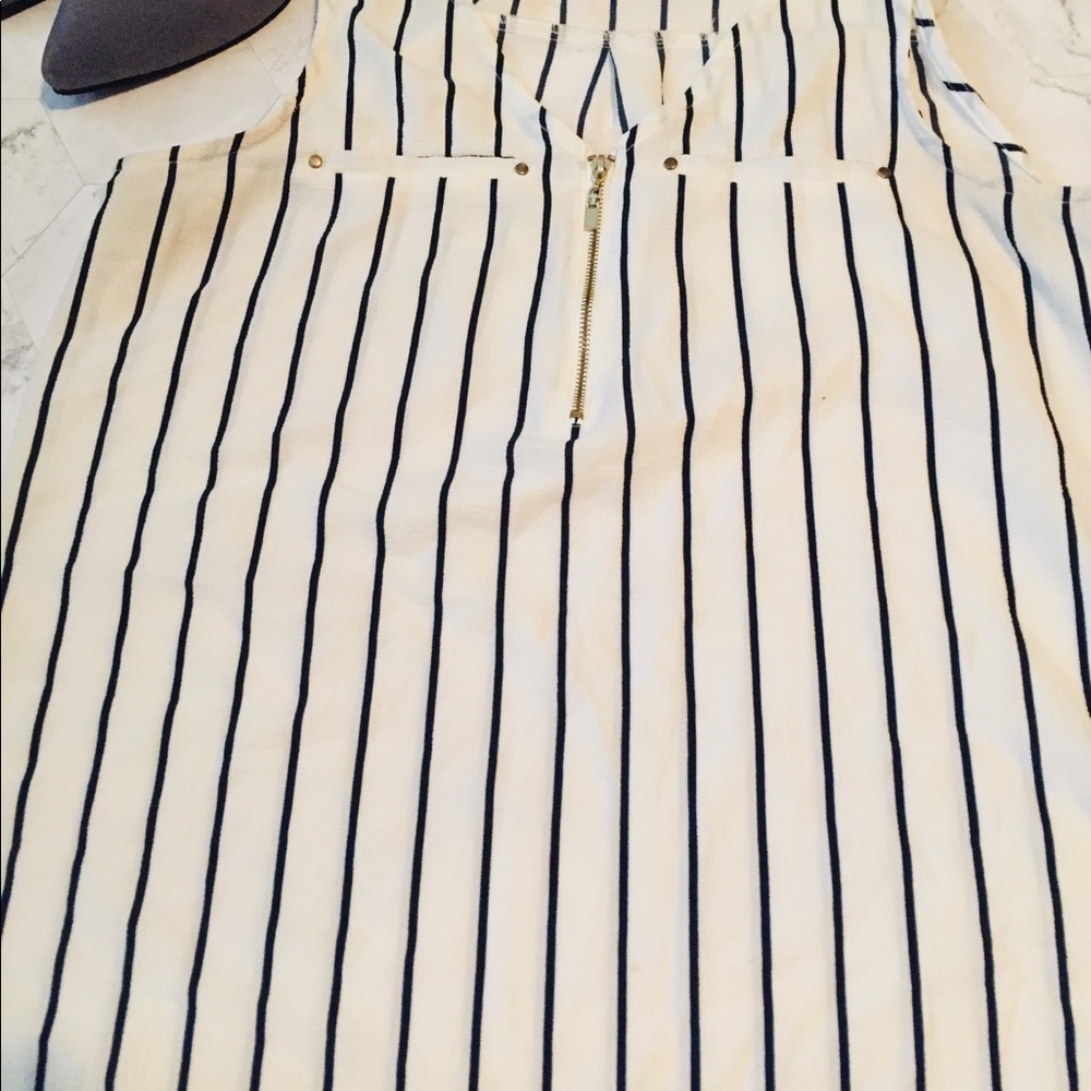 Sleeveless blouse